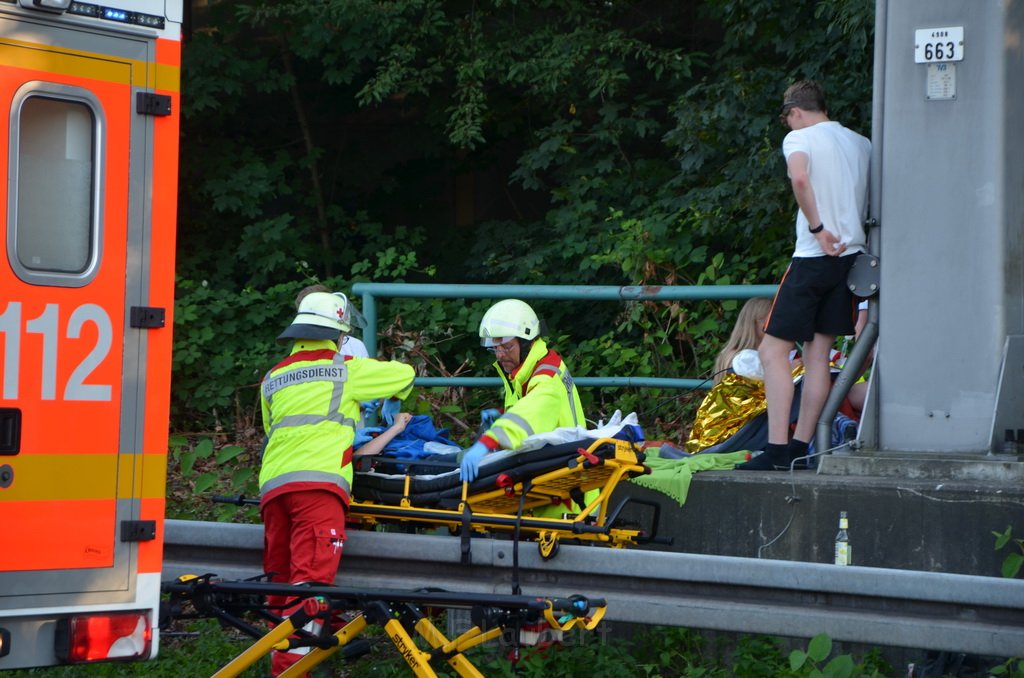 Einsatz BF Koeln Klimaanlage Reisebus defekt A 3 Rich Koeln hoehe Leverkusen P043.JPG